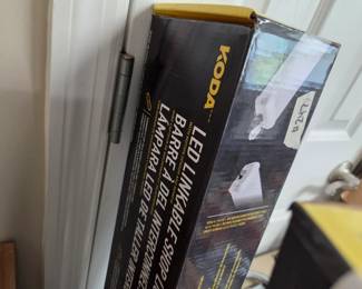 #246 Koda linkable Shop Light 45.6" $36.00
#247 Koda linkable Shop Light 45.6" $36.00