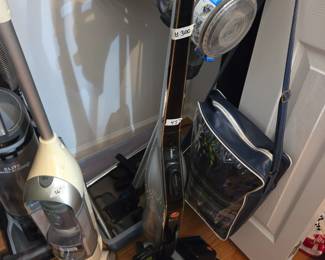 #300 Hoover Linx Cordless Vacuum W/Battery & Charger $45.00
