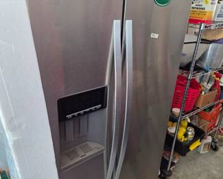 #183 Whirlpool SXS w/ice &n Water Refrigerator - 20.5 (used as is) $150.00