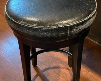 4 bar stools