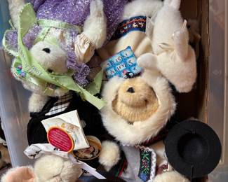 Muffy Bears Vanderbear and bunnies
