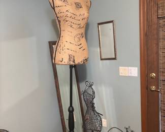 ladies dress display bust ons tand