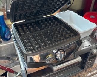 Waffle maker 