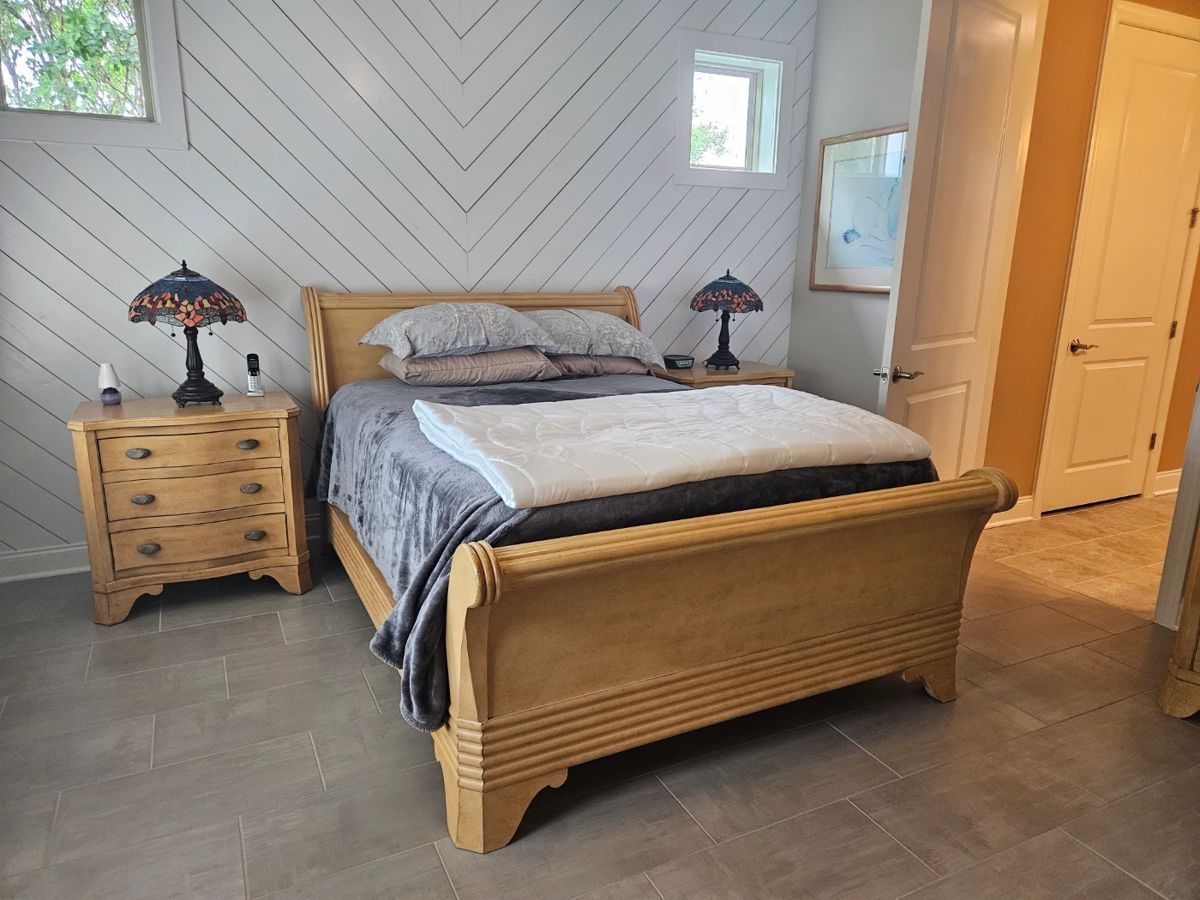 Thomasville Queen Sleigh Bed