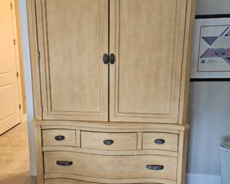 Thomasville Armoire
