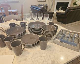 Crate and Barrel Dish Set Ward Bennet Flatware