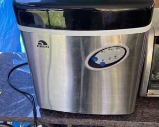 Igloo Ice Maker
