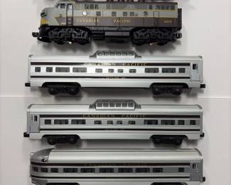 O27 MTH 1999 DAP 80001 (2)CN 2373 Engines (4) Passenger Cars Skyline