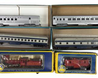 HO Train AHM Locomotive Tender Caboose + Santa Fe Passenger Cars