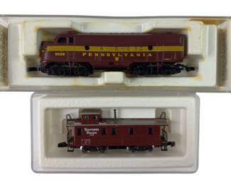 Z LOT 2 Train Cars Pennsy 9508 SP 1145 Caboose