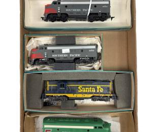 Engines Santa Fe 4286 Penn Central 9769 SP 6352+Dummy