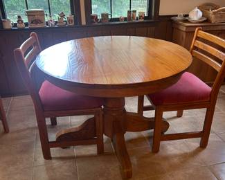 Table with 4 chairs 
