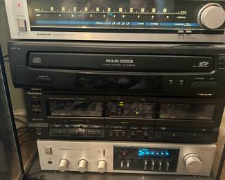 Pioneer Tuner and receiver
Technics tape deck
Phillips CD changer 