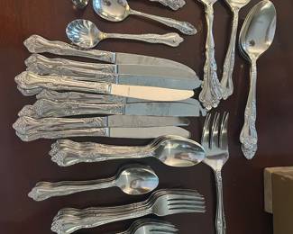 Oneida - service for 10 with extras 