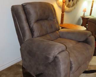 Single recliner.