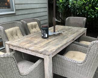 Broyhill six chair and table with umbrella
