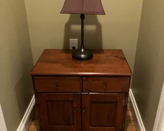 End table. /Lamp