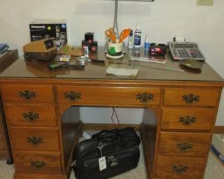 Ethan Allen Maple Wood Desk