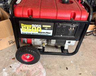 #90 - $180- Power Boss Storm Plus 5500 power surge Alternator 8500 surge Watts