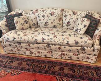 #33B - $ 90 - Sofa floral 89x36x29