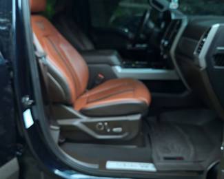 2021 FORD F450 Super Duty Dually pick-up truck
KING RANCH package
Navy blue with Brown/Black leather Interiors
56500 miles.
V8 Turbo diesel 6.7 liter