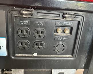 #90 - $180- Power Boss Storm Plus 5500 power surge Alternator 8500 surge Watts