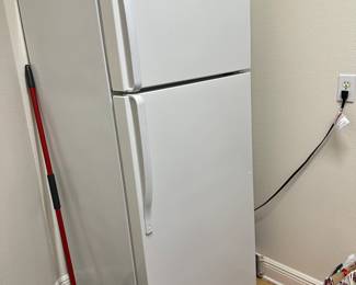 #53 - $140 - 2012 whirlpool white single door fridge 28x29x89