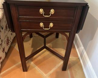 #31 - $295 - Henkel Harris drop leaf mahogany table 17 1/2x25x26 with leaves down - Each leave 9"W this is an 18th century museum reproduction from Winchester VA