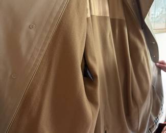 #92B - $150 - Burberrys rain coat man with warm lining