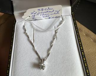 #186 - $460 - Round diamond pendant 0.38 ctw with 18" white gold chain - 2.1gr