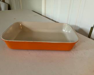 #125 - $90 - Le creuset baking dish orange 10x15