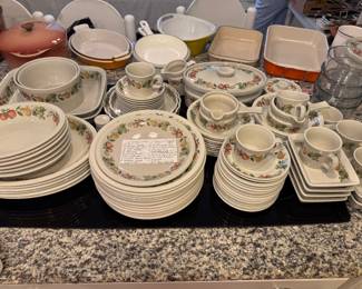 #126C - $200 - Wedgwood Quince 98 pieces