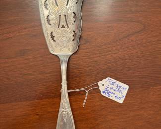 #134 - $110 - Sterling fish server Shreve Brown & co - 4.2oz