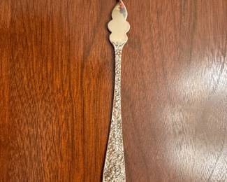 #135 - $28 - Sterling repousse pickle pic 1oz