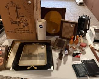 More sort of goodies, the brown box in the back is a giant coffee percolator and it’s original