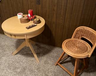 This is just a cute little side table and a cute swivel chair