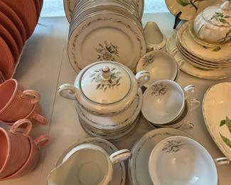 This is a beautiful set of diamond. China pattern is romance.