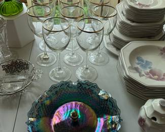 It’s a nice gold rim wine glasses