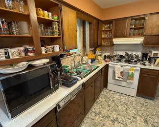 Here is the kitchen now fully displayed