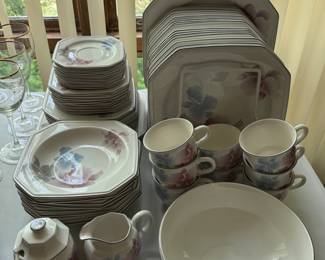 That’s a beautiful set of a vintage Mikasa China