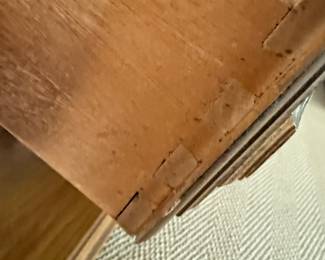 Dovetail close-up
