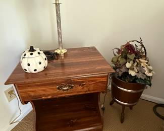 This is a great little end table with a cubby in the bottom and drawer