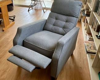 Here is the recliner in the first reclining position.