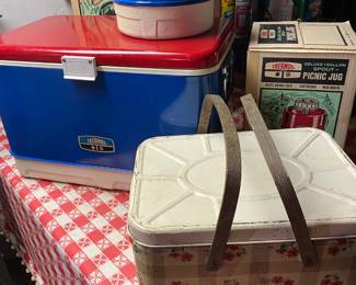 THERMOS Vintage Red, White & Blue - Picnic Jug and Chest Cooler. Tin Red Floral Picnic Basket