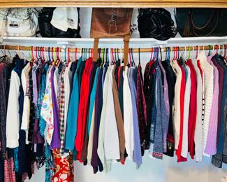 Great selection of retro and vintage clothing.