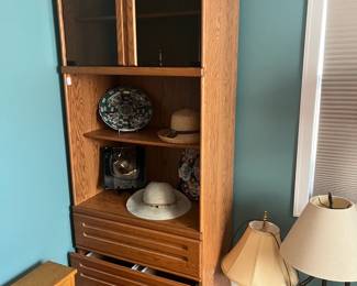 Oak Cabinet with great versatility with this piece.