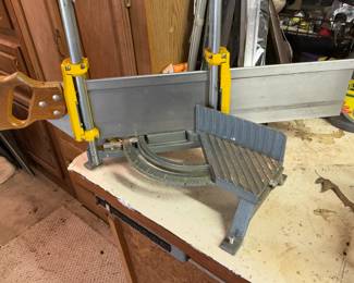 Miter box saw