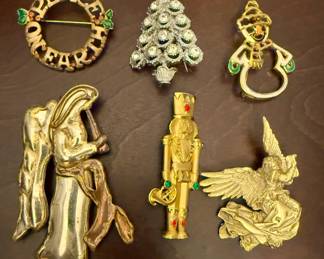 Holiday pins