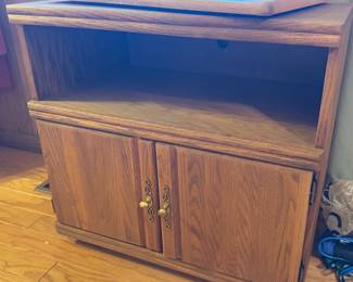 TV stand with swivel top