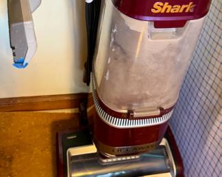 Shark upright vacuum